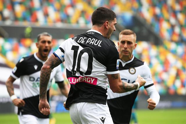 库里39分汤神对阵老东家22分 勇士险胜独行侠